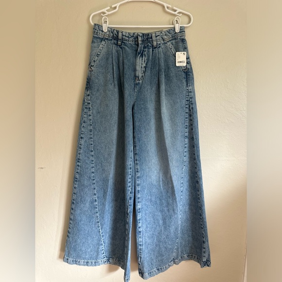 Free People Equinox Denim Trouser, size 27 in Open Sky - Picture 2 of 7